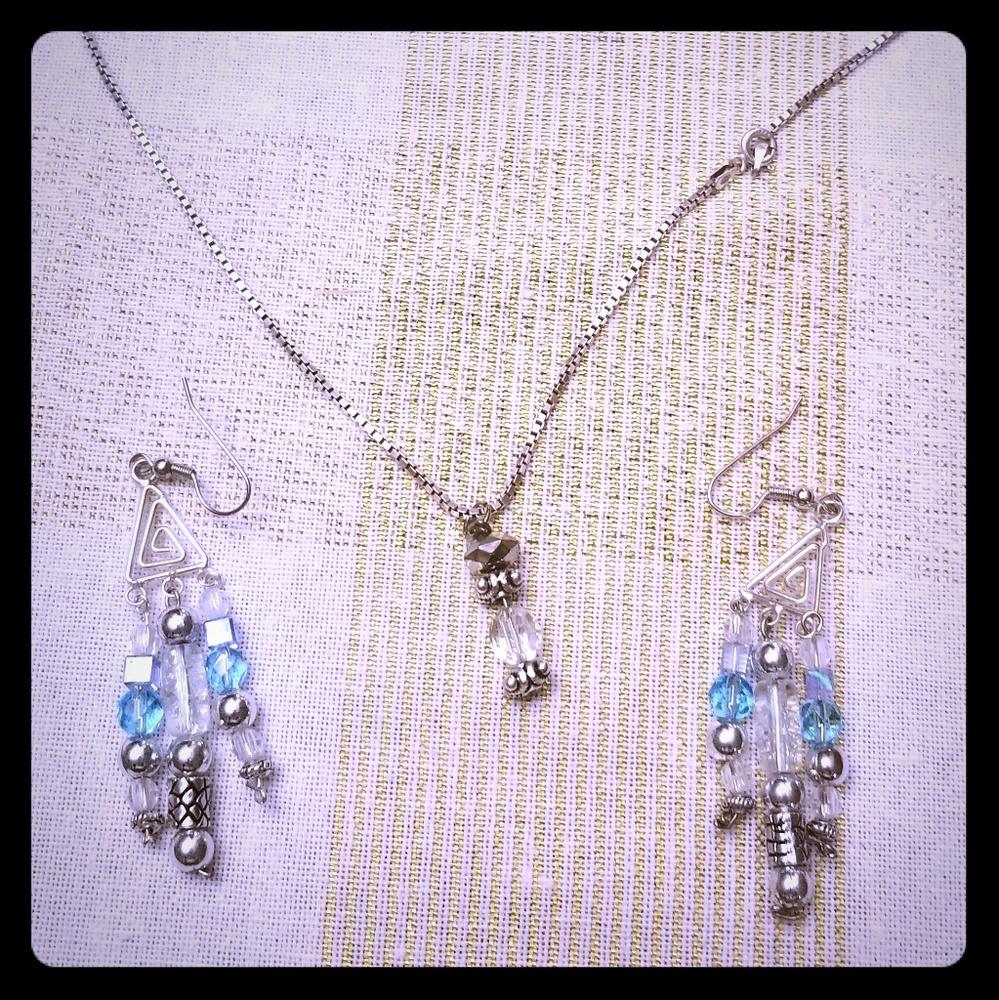 🥀NEW🥀Necklace & Matching Earrings